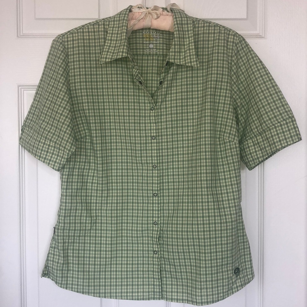Mountain Hardware short sleeved top - size 8